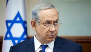 המתנות בשנות ה-90 וכתבי האישום: למה נתניהו לא מפסיק להסתבך?