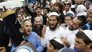 בזמן שהשרים מנסים לגבש מתווה: הנוסעים עושים את דרכם לאומן