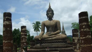 תאילנד: משחקים בלב המהפכה