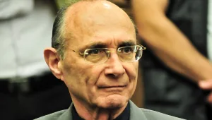 לנדאו חתם על מרווח השיווק - הדלק מתייקר ב-5 אגורות בחצות