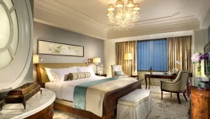 כך תחסכו כסף בהזמנת חדר בבית מלון