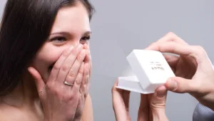 צפו: הצעות הנישואין הכי מופרעות ומקוריות