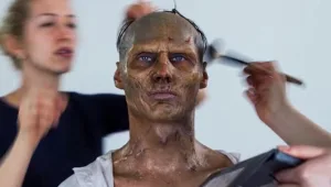 פחד מוות: צפו ב-100 שנים של זומבים!