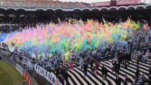 מה שהאוהדים האלו עשו עבור קבוצתם יגרום לכם לחייך