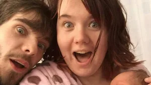 שוקינג: הובהלה לבית החולים בעקבות כאבי בטן עזים וגילתה שהיא בחודש השמיני להיריונה