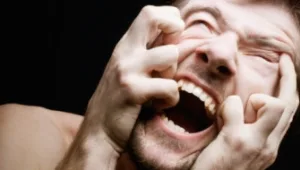 סדר יום חדש: האם גברים חווים יותר כאב מנשים?