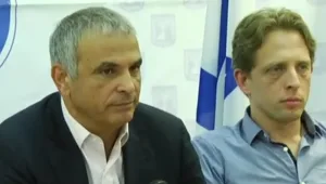 כחלון עונה לביקורת על מתווה התאגיד: "עומד כצוק איתן בשמירה על הדמוקרטיה"