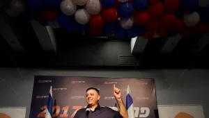 הביקורת על גבאי מחריפה