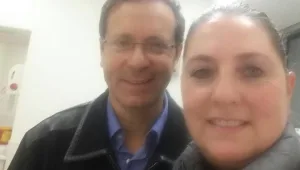 יצחק הרצוג פונה לבית חולים בגלל אירוע מוחי - מצבו יציב