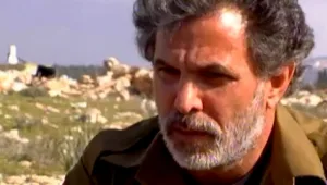 תיאטרון האבסורד: על הרצח של ג'וליאנו מר ח'מיס