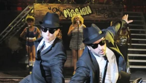 בפעם הראשונה: האחים בלוז מגיעים לישראל