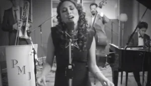 מדהים: הלהיט המוכר כפי שבחיים לא שמעתם