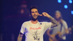 אחרי הרמיזות הפומביות לבגידה: אדם לוין ואשתו בהאטי הביאו בייבי שלישי לעולם