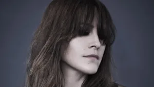 צפו: קרן אן שרה מאיר אריאל בצרפתית