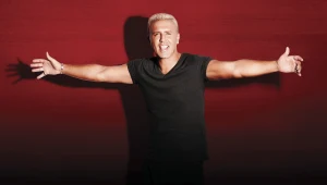 למרות המשפט נגדו: קובי פרץ מופיע בהבימה ושוכח מהכל