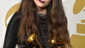 מה הקשר בין הזמרת לורד ל'משחקי הרעב'?