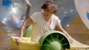 שבוע לפני המועד: וואן דיירקשן משחררים סינגל