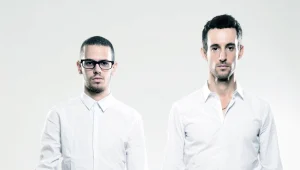 חצי אוזן • עברי מוביל בחזרה לסבנטיז