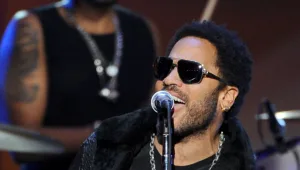 לוהט על הבמה: מדריך הופעות קיץ 2012