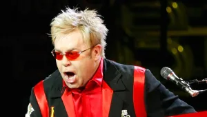 אלטון ג'ון מודה: "בזבזתי את רוב חיי על סמים"