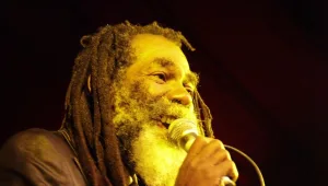 אמן הרגאיי דון קרלוס יופיע בישראל