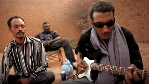 הגיטריסט האפריקני בומבינו יופיע בישראל