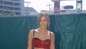 שיר הפרחה • איך האלבום החדש של ג'יי-לו?