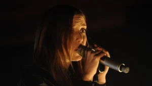 הילדה המקובלת • המלצות מוזיקה לסופשבוע