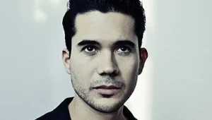 הכה את המומחה