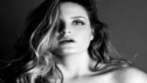 ערומים: התערוכה של הצלמת שהצליחה להפשיט את הסלבס