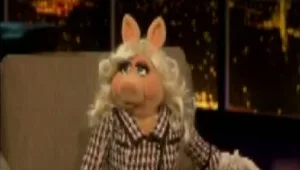 "את לא כשרה": מה קרה כשחן ליברמן פגשה את מיס פיגי? צפו