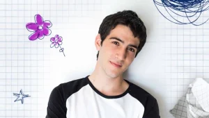 עומר גול כוכב "שכונה" מודה: "אני די חנון בסופו של דבר"