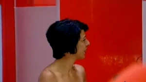 אורטל בן דיין מפוקסלת במקלחת