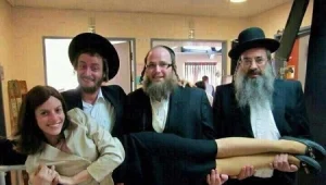 לאהוב במאה שערים: ביקורת על "שטיסל"
