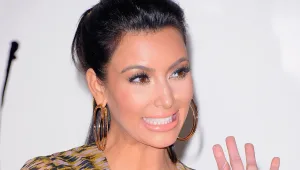 מתפלשת בטראש: קים קרדשיאן יועצת נישואים