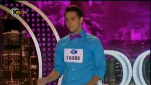 צפו: הנער המגמגם שכבש את אמריקן איידול