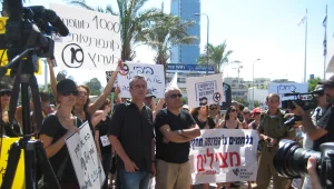 ללא רחמים: הזמר חופני כהן מתגייס למען ערוץ 10