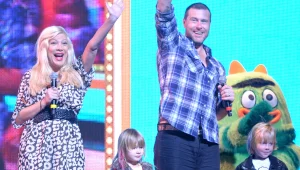 כוכבות "בוורלי הילס 90210" באיחוד על הבמה