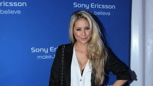 מתפלשת בטראש: אנה כן גומרת