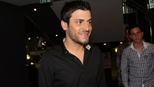 אייל גולן, מאחוריך: האם אלירז כתב שיר אהבה לאילנית?