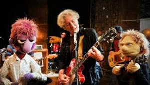 "רד בנד" עוברים לקומדי סנטרל