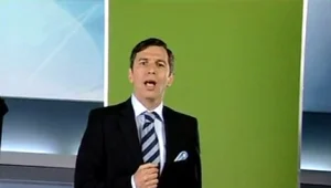 מה עושה יובל סמו בשירותים?