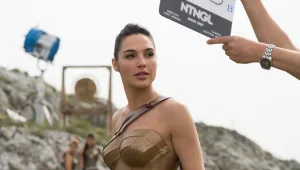 האם גל גדות קיבלה את התפקיד של "וונדרוומן" כי שירתה בצה"ל?