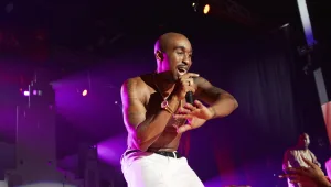 רוצים להכיר את טופאק? אל תראו את הסרט החדש עליו