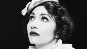 רג'ינה ספקטור תגיע להופעה בישראל