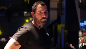 "אבינו": ואן דאם כחול-לבן