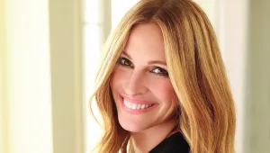 ג'וליה רוברטס עדיין לוהטת בגיל 47