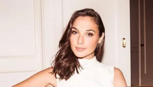 מדהים: גל גדות נכנסת לדפי ההיסטוריה של הוליווד