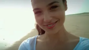 לא עוצרת בסופרמן: צפו בגל גדות מככבת בעוד סרט הוליוודי עתיר כוכבים