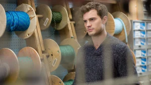 צפו: סצינה מלאה ראשונה מתוך "חמישים גוונים של אפור"